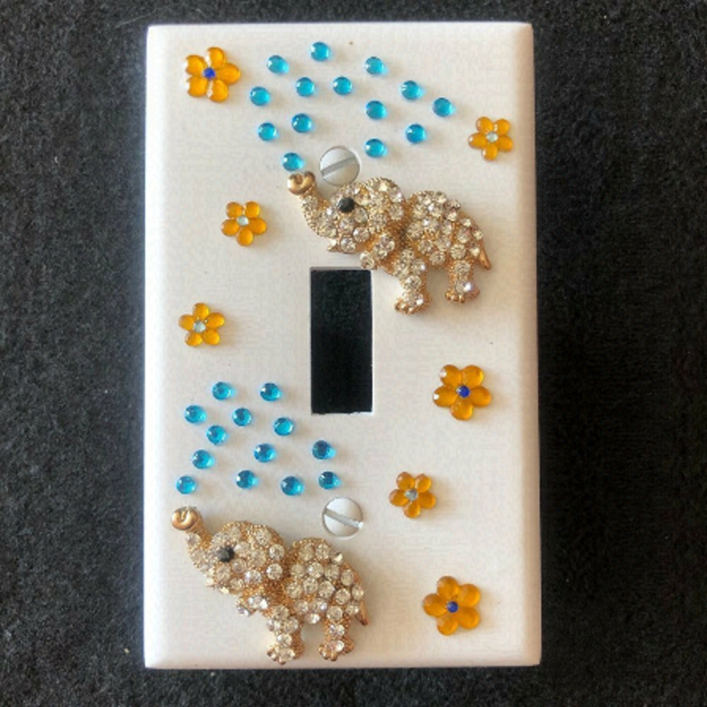 💕2/$25💕 Elephant Light Switch Plate Cover Handcrafted